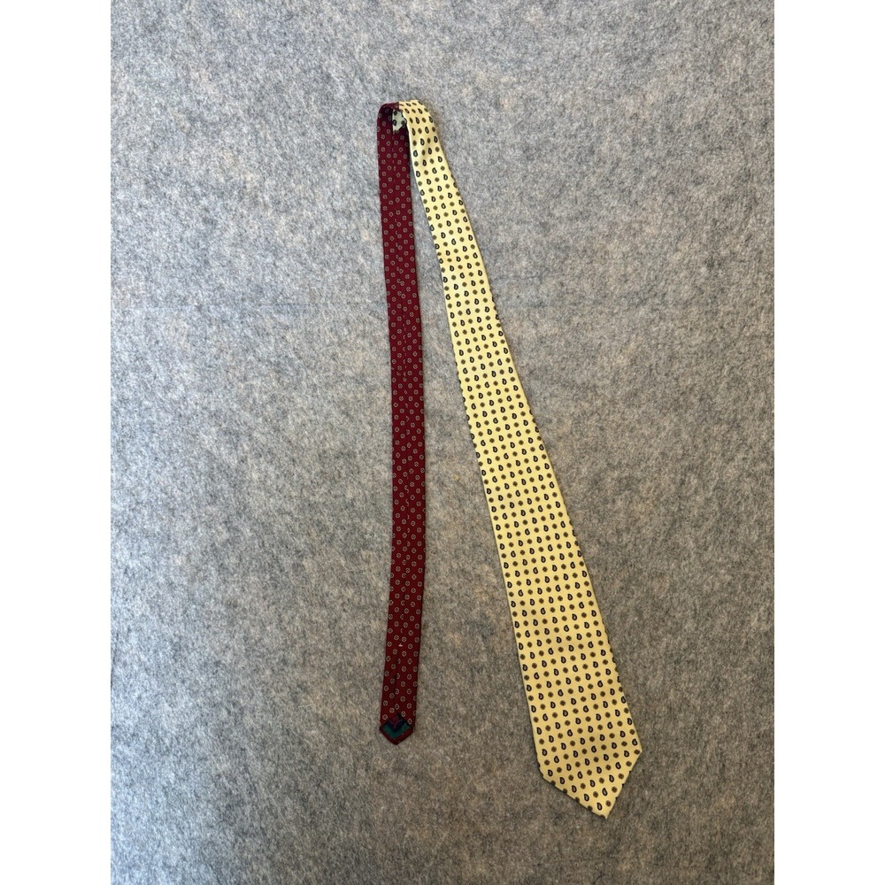 Vintage Tommy Hilfiger Tie 100% Silk Made Italy Paisley Gold Navy Burgundy